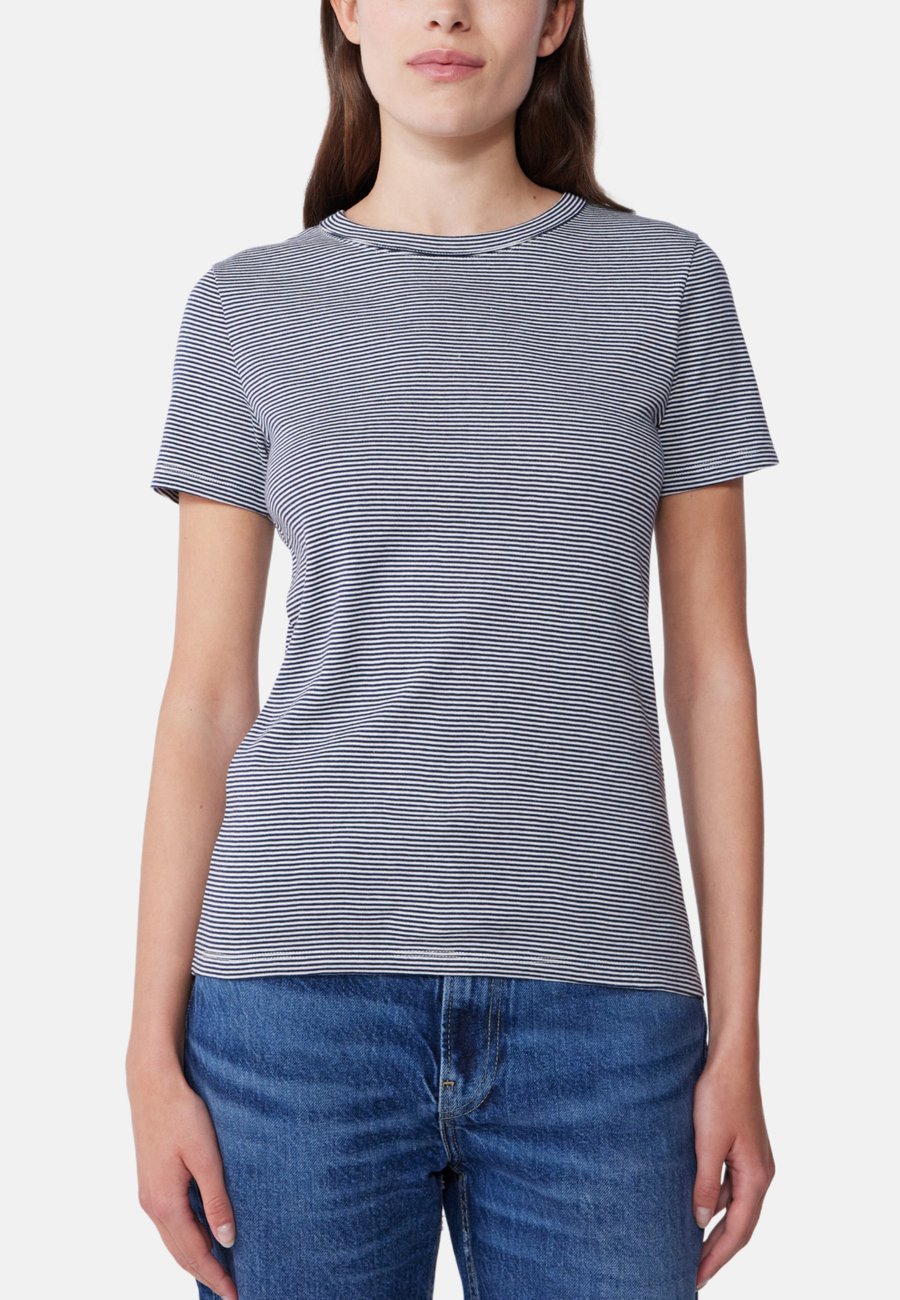 Футболка Petit Bateau PETIT BATEAU ICONIQUE, Smoking Marshmallow/Dark Blue, Синий, Футболка Petit Bateau PETIT BATEAU ICONIQUE, Smoking Marshmallow/Dark Blue
Футболка Petit Bateau PETIT BATEAU ICONIQUE, Smoking Marshmallow/Dark Blue, Синий, Футболка Petit Bateau PETIT BATEAU ICONIQUE, Smoking Marshmallow/Dark Blue