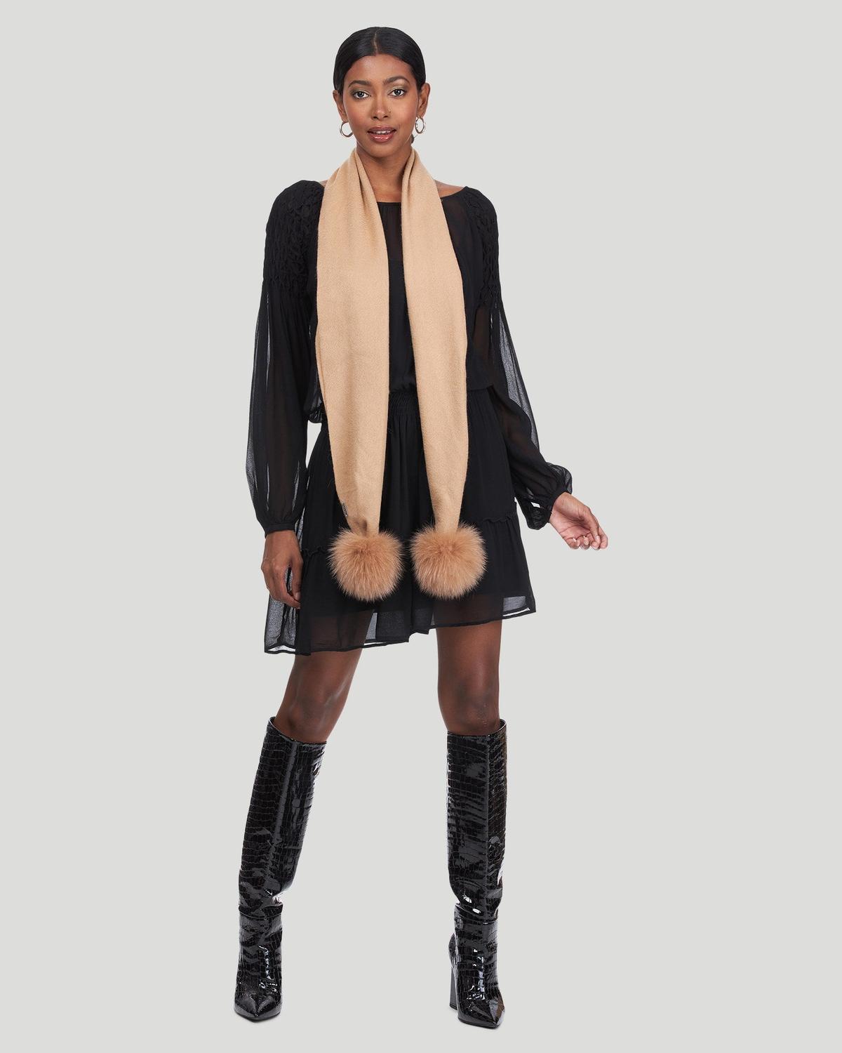 Шерстяной шарф с помпоном из лисы Gorski, светло-коричневый
Шерстяной шарф с помпоном из лисы Gorski, светло-коричневый