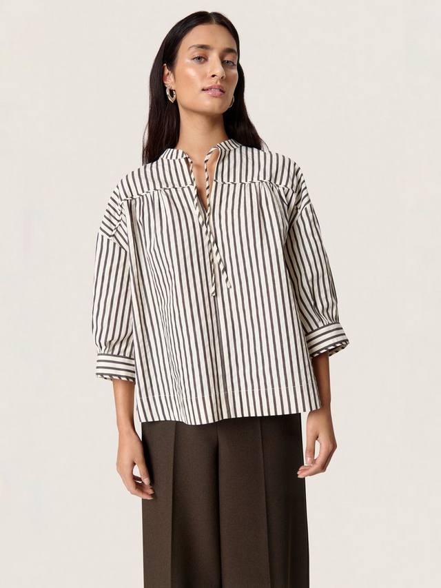 SLToledo блузка с полосками и галстуком на воротнике с рукавом 3/4 Soaked In Luxury
SLToledo блузка с полосками и галстуком на воротнике с рукавом 3/4 Soaked In Luxury