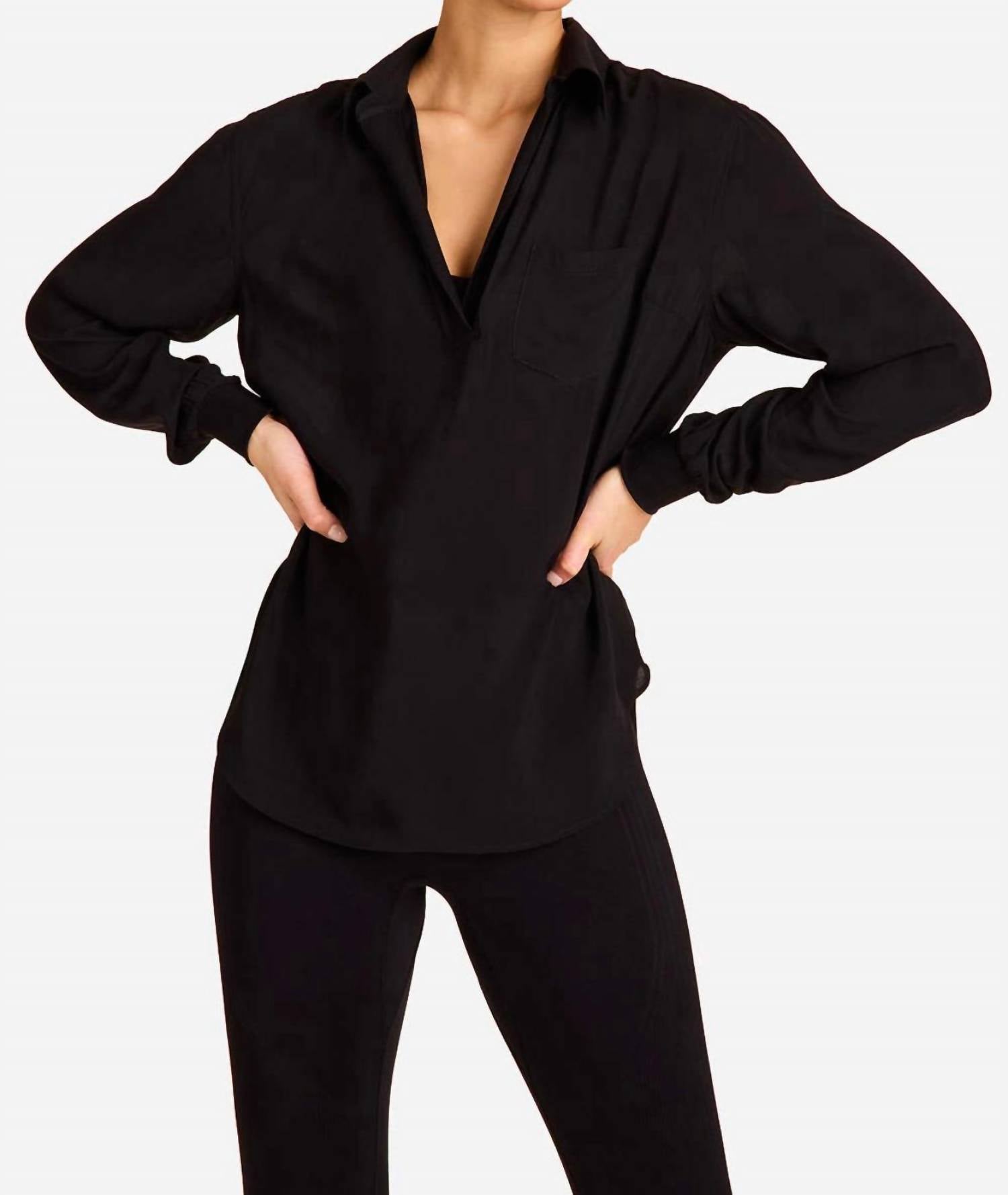 Топ Дианы в черном цвете Alala
Топ Дианы в черном цвете Alala