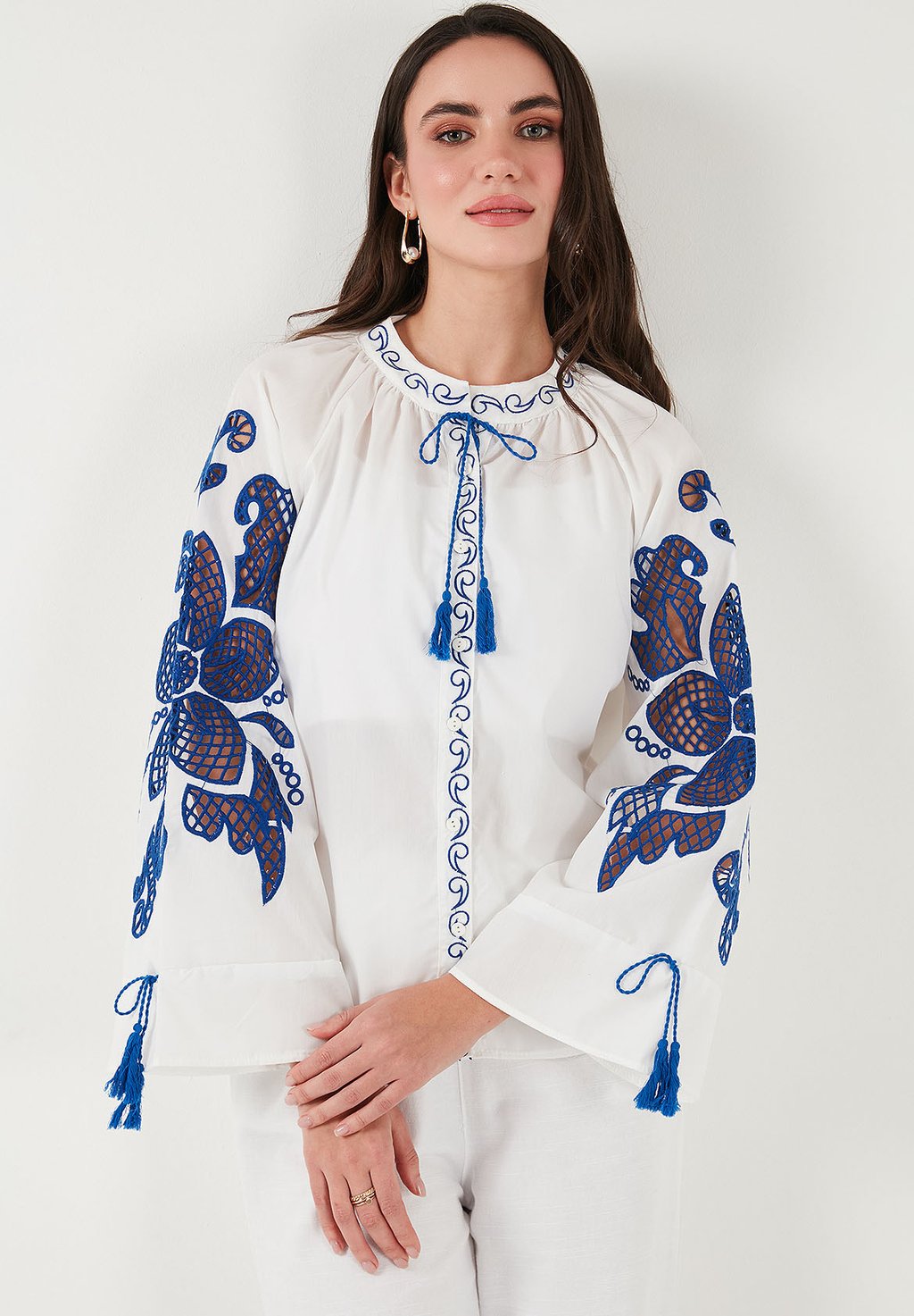 Блуза LOOSE FIT LELA, белый
Блуза LOOSE FIT LELA, белый