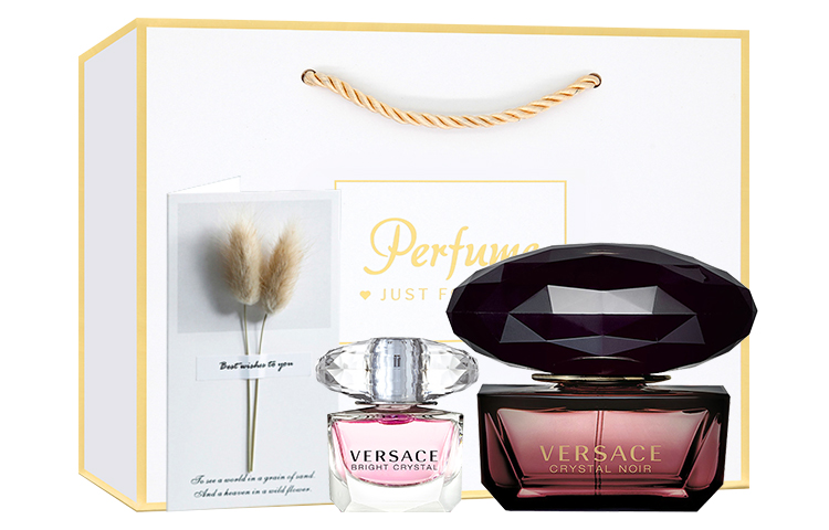 Набор духов для женщин VERSACE
Набор духов для женщин VERSACE