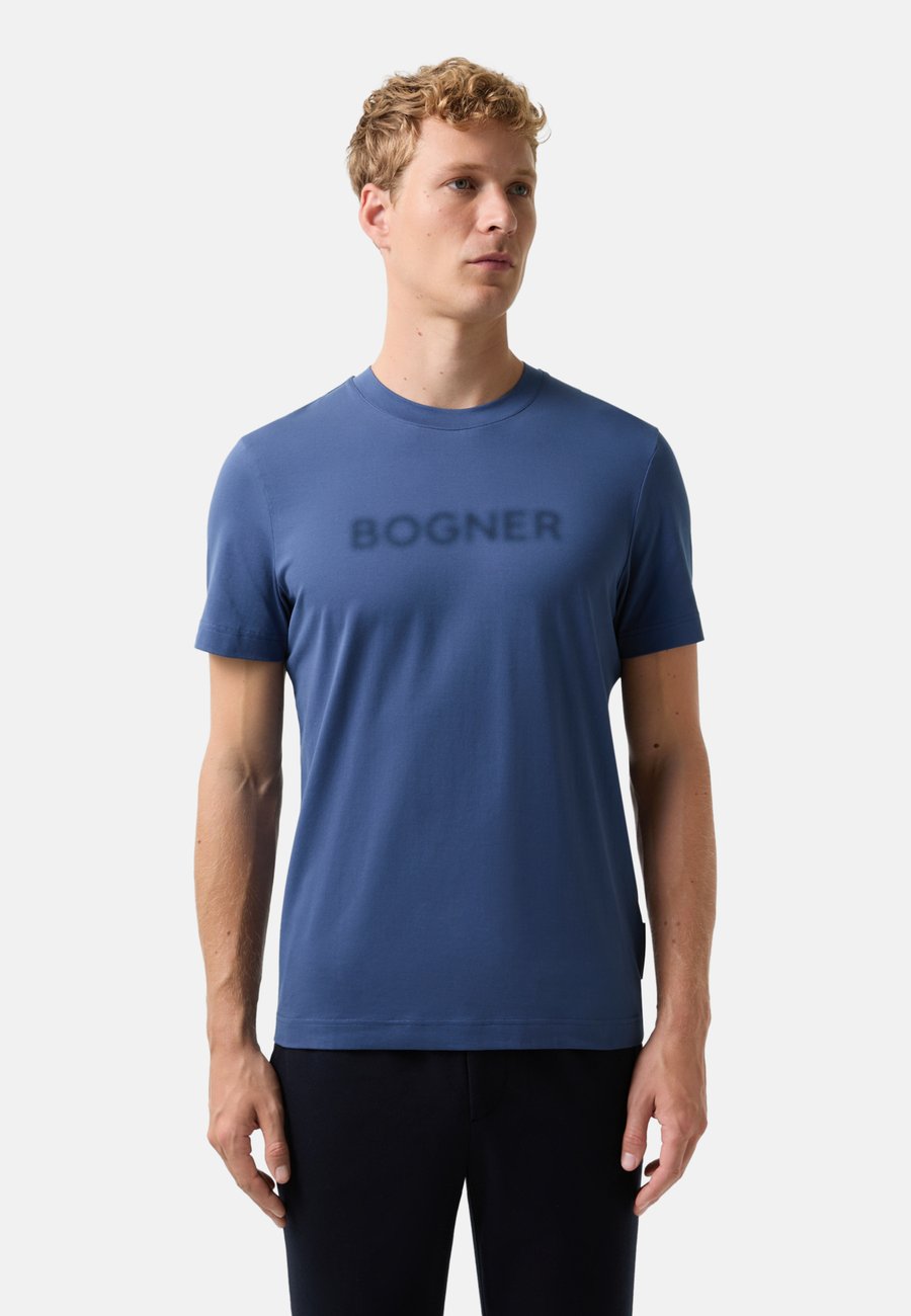 Футболка Bogner RYAN, Frozen Lake/Light Blue, Синий, Футболка Bogner RYAN, Frozen Lake/Light Blue
Футболка Bogner RYAN, Frozen Lake/Light Blue, Синий, Футболка Bogner RYAN, Frozen Lake/Light Blue