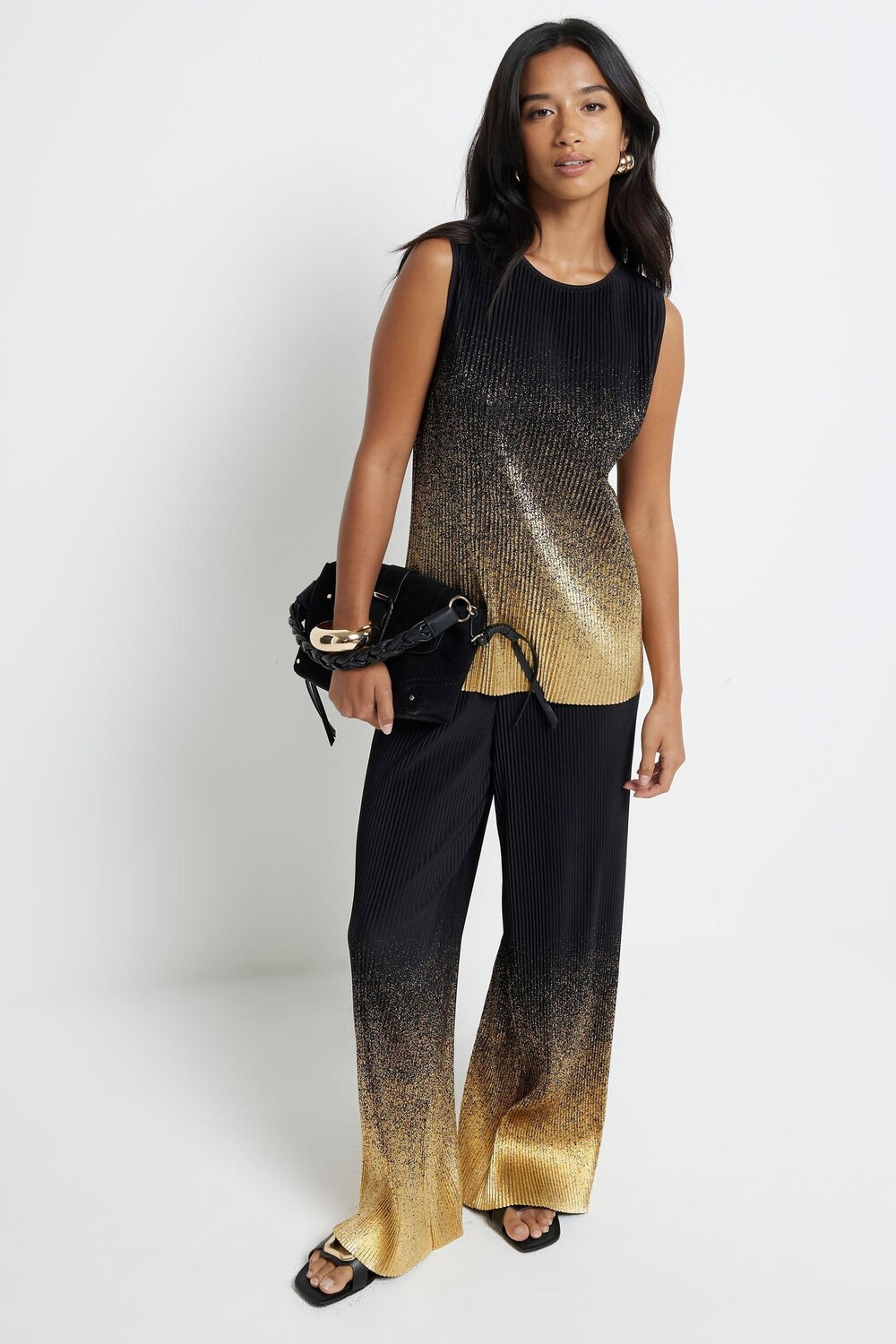 Брюки Petite из фольги с эффектом омбре River Island, черный
Брюки Petite из фольги с эффектом омбре River Island, черный