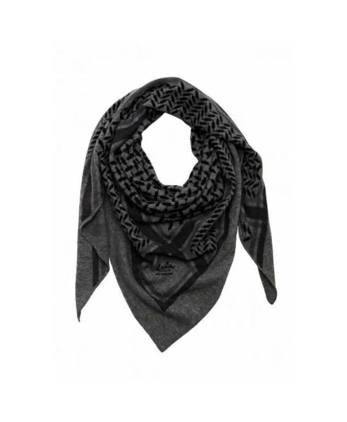 Кашемировый треугольный шарф с принтом куфия Lala Berlin, серый
Кашемировый треугольный шарф с принтом куфия Lala Berlin, серый