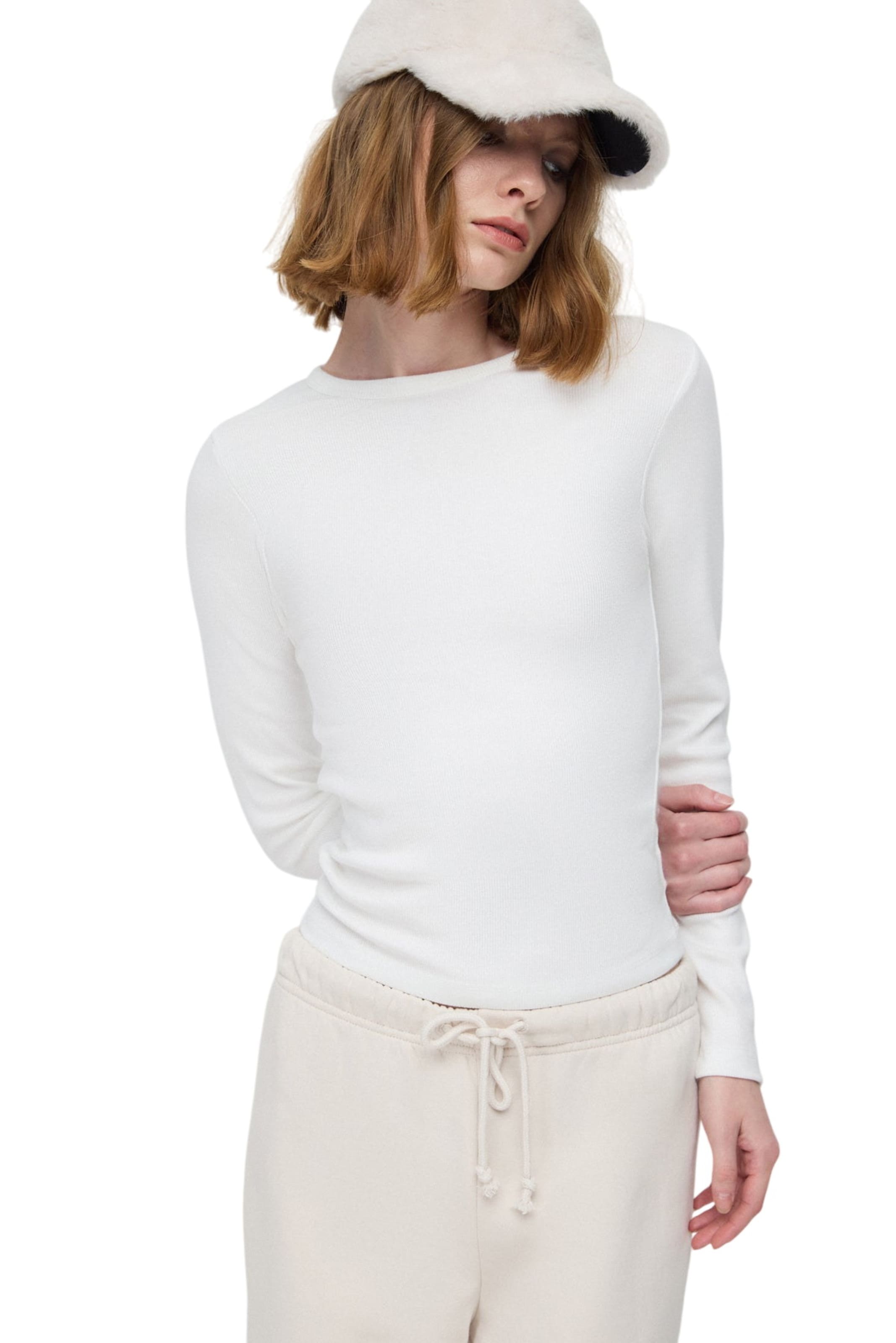 No Matter What Лонгслив в белом цвете
No Matter What Лонгслив в белом цвете