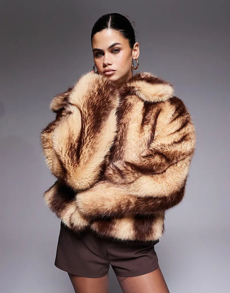 Пальто миди Aria Cove из искусственного меха в кремово-коричневую полоску
Пальто миди Aria Cove из искусственного меха в кремово-коричневую полоску