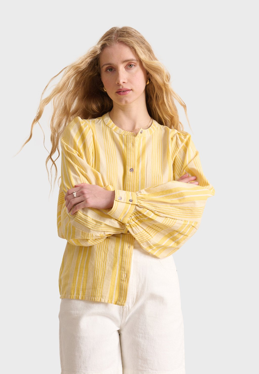 Блуза GELINA Garance Paris, желтый
Блуза GELINA Garance Paris, желтый