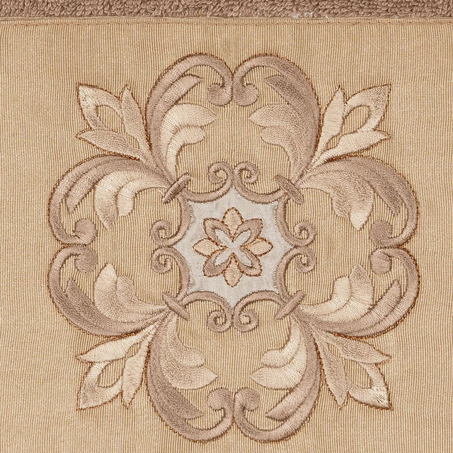 Linum Home Textiles Турецкий хлопок Alyssa Набор из 2 банных полотенец с украшением, белый
Linum Home Textiles Турецкий хлопок Alyssa Набор из 2 банных полотенец с украшением, белый