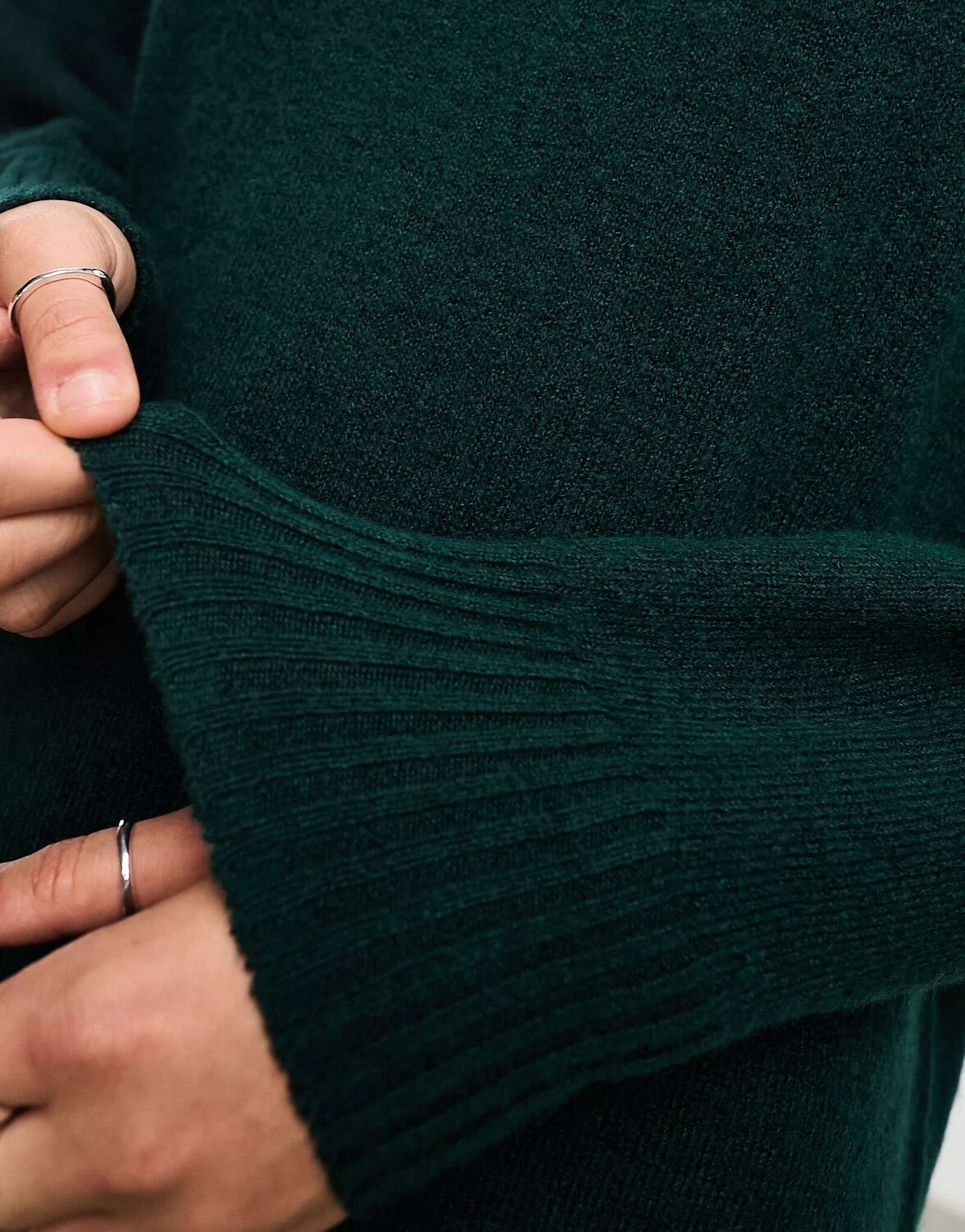 Трикотажное платье миди с длинными рукавами Monki лесно-зеленого цвета 
Трикотажное платье миди с длинными рукавами Monki лесно-зеленого цвета