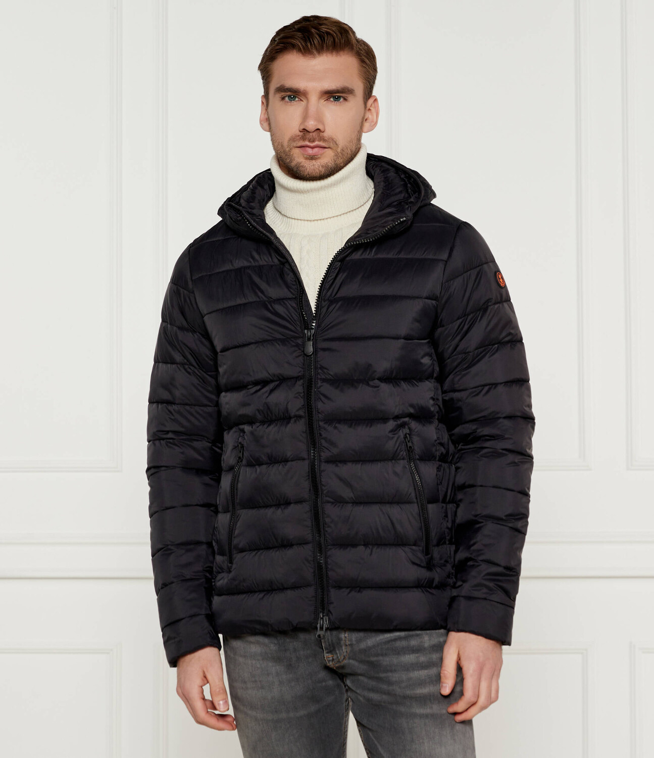 Стеганая куртка Save The Duck HECTOR Regular Fit, черный
Стеганая куртка Save The Duck HECTOR Regular Fit, черный