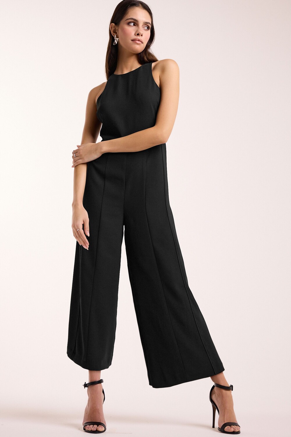 Комбинезон в стиле боксера с широкими штанинами Next, черный
Комбинезон в стиле боксера с широкими штанинами Next, черный