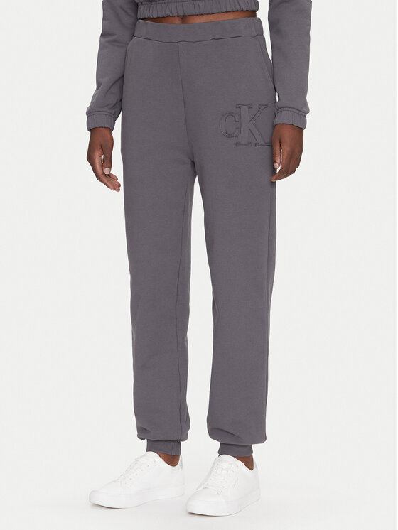 Спортивные брюки обычного кроя J20J225355 Calvin Klein Jeans, серый
Спортивные брюки обычного кроя J20J225355 Calvin Klein Jeans, серый