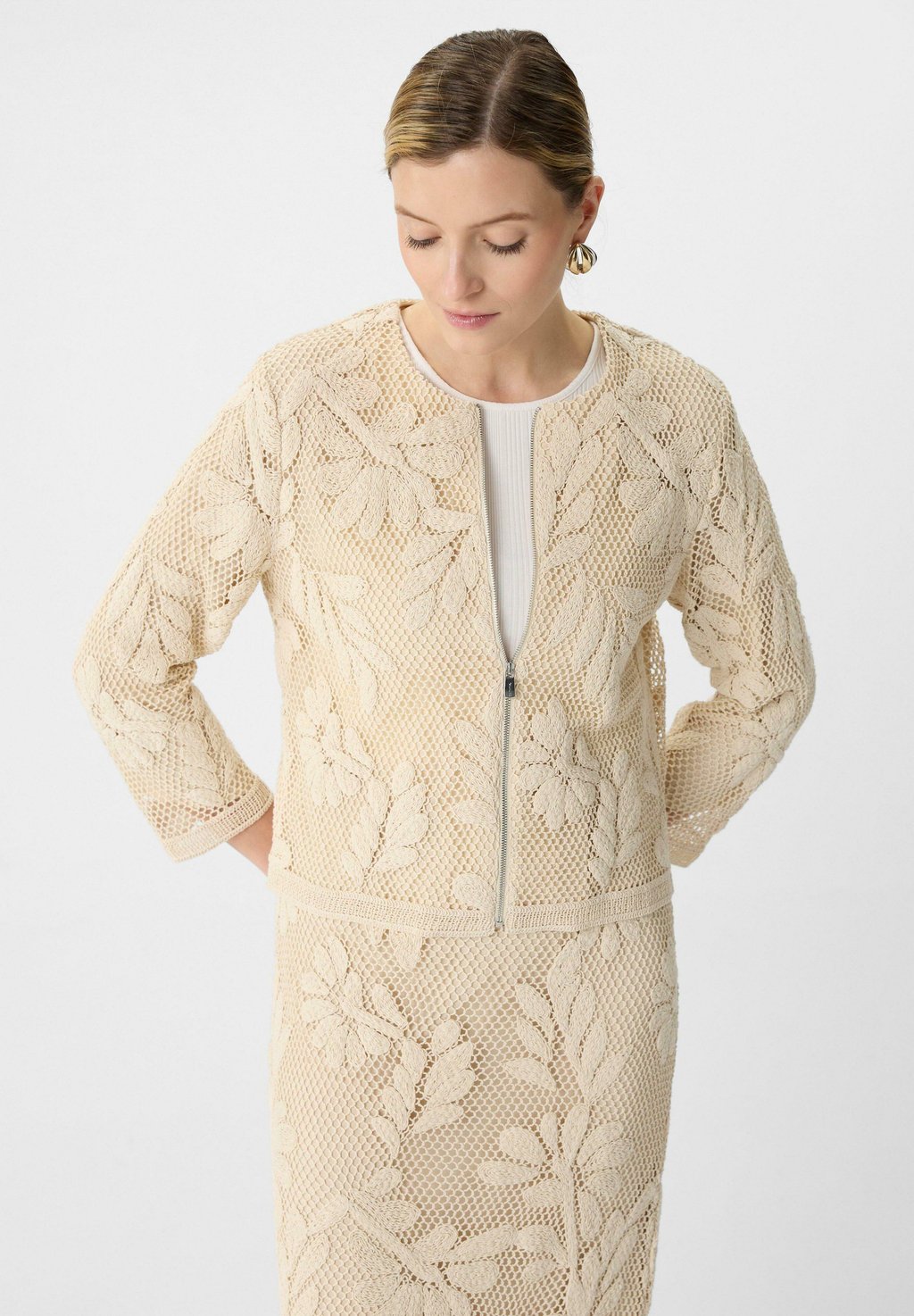 Летняя куртка comma, бежевый
Летняя куртка comma, бежевый