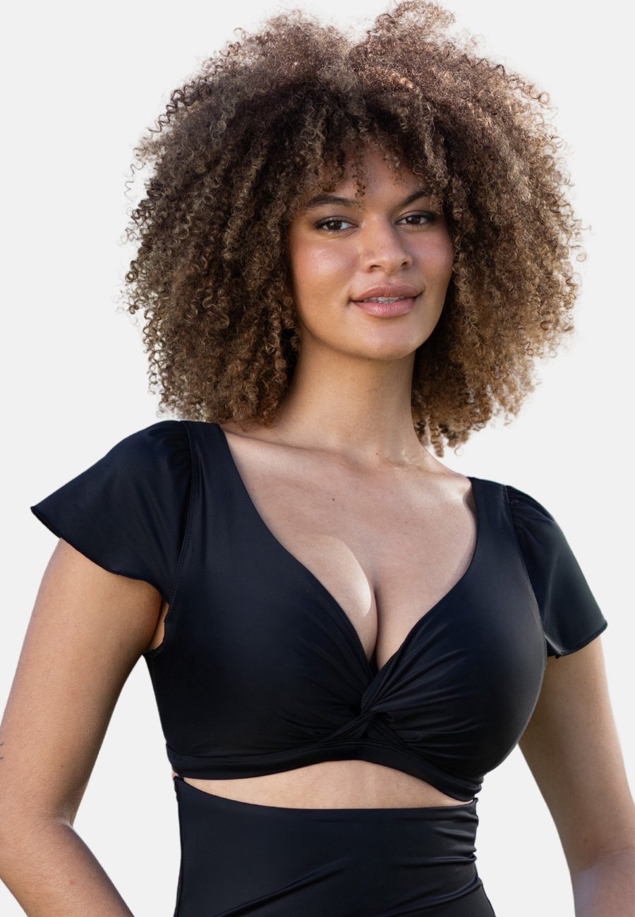 Топ бикини SugarShape Bikini top, Black
Топ бикини SugarShape Bikini top, Black