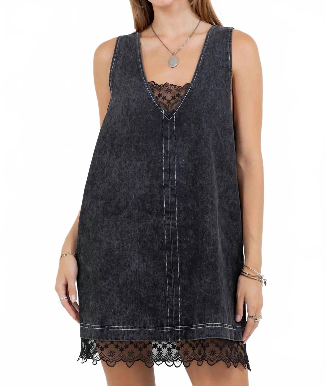 WHITEROOM+CACTUS Платье-футляр из джинсовой ткани и кружева, черного цвета
WHITEROOM+CACTUS Платье-футляр из джинсовой ткани и кружева, черного цвета