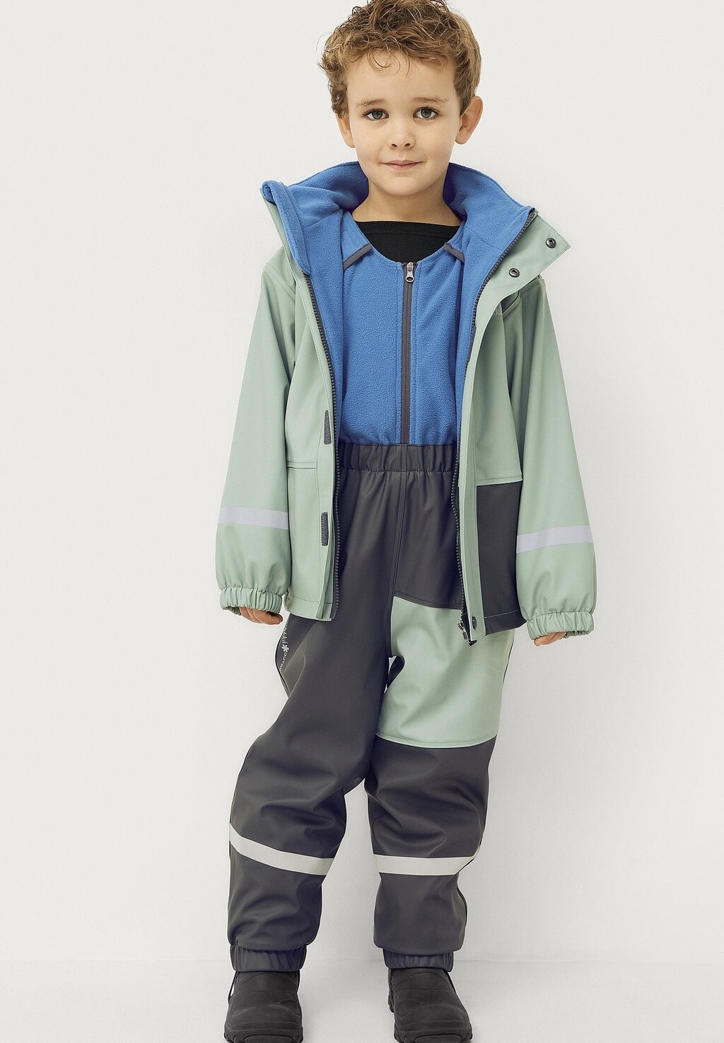 Комбинезон Áhkká, цвет graugrün
Комбинезон Áhkká, цвет graugrün