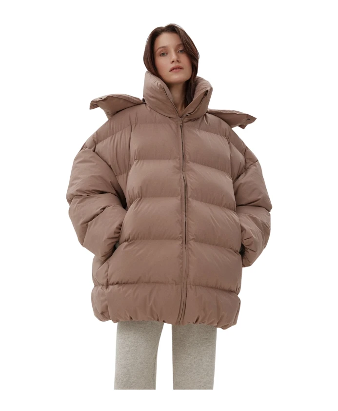 Женская светло-коричневая объемная стеганая пуховая куртка с высоким воротником Estro, коричневый
Женская светло-коричневая объемная стеганая пуховая куртка с высоким воротником Estro, коричневый