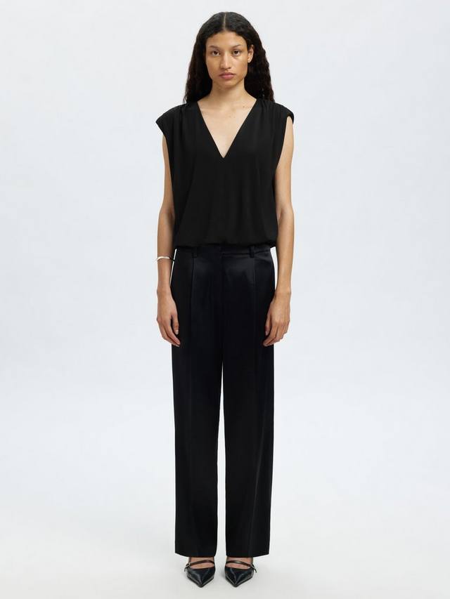 Топ Mira без рукавов с V-образным вырезом Selected, Black
Топ Mira без рукавов с V-образным вырезом Selected, Black