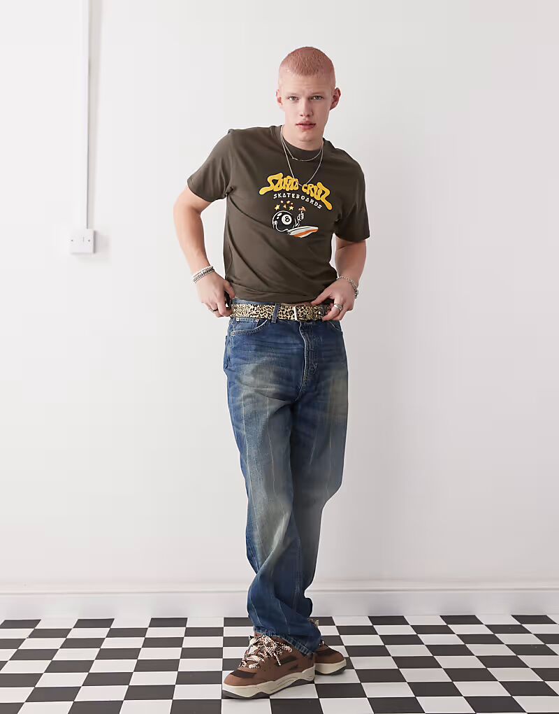 Санта-Крус - коричневая футболка с логотипом серфинга Santa Cruz
Санта-Крус - коричневая футболка с логотипом серфинга Santa Cruz