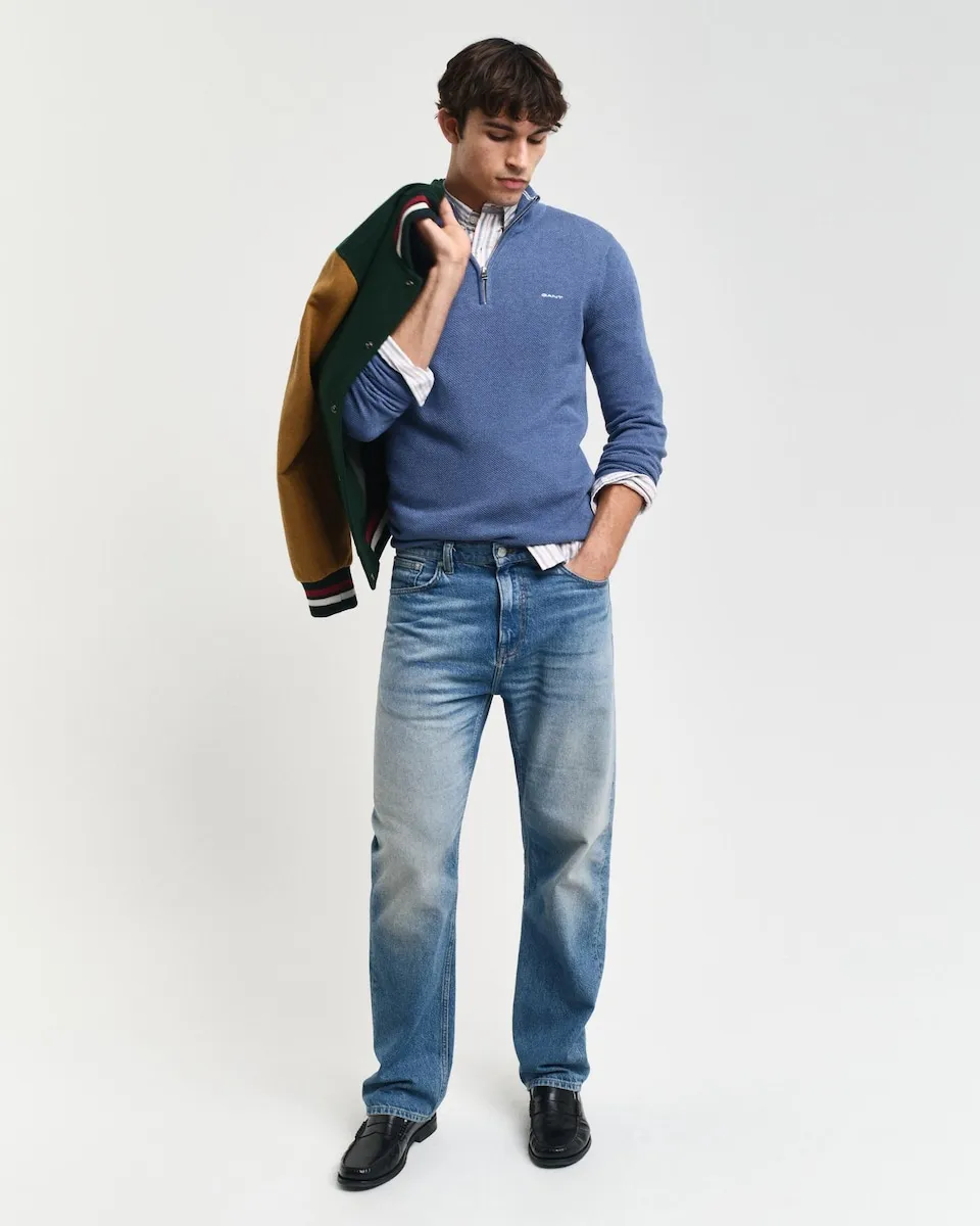 Мужской свитер с воротником-стойкой и застежкой-молнией на половину длины Gant, синий
Мужской свитер с воротником-стойкой и застежкой-молнией на половину длины Gant, синий