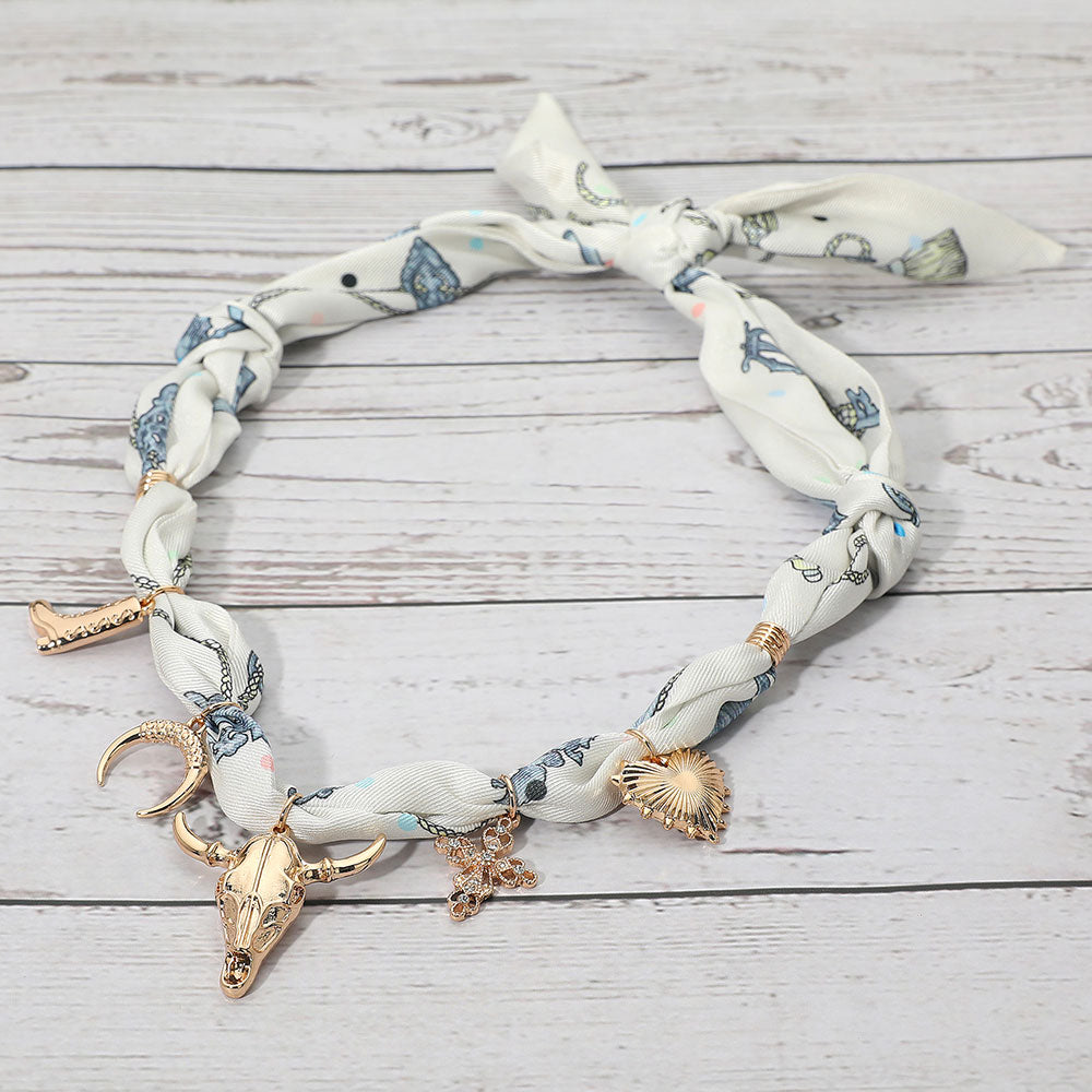 Ожерелье-бандана с шарфом и подвеской в виде подковы и креста в виде ковбойского сапога в стиле вестерн Fashnzfab, золотой/белый
Ожерелье-бандана с шарфом и подвеской в виде подковы и креста в виде ковбойского сапога в стиле вестерн Fashnzfab, золотой/белый