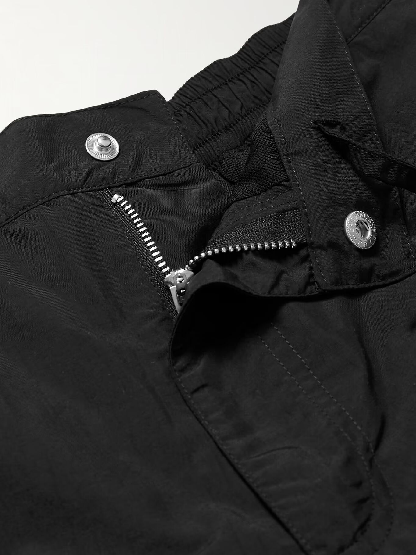 Плавки-шорты средней длины с прямыми штанинами MR P., черный
Плавки-шорты средней длины с прямыми штанинами MR P., черный