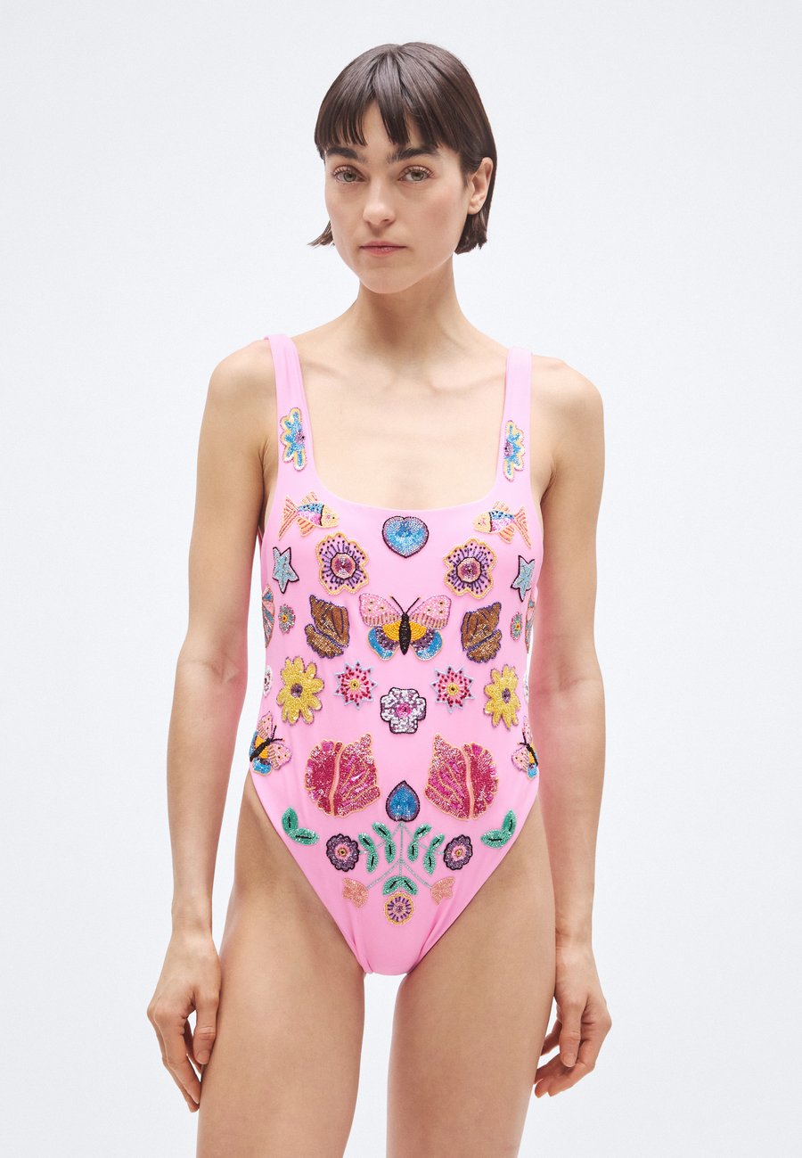 Купальник OCEANUS MIRRORED SEA ONE PIECE, Pink
Купальник OCEANUS MIRRORED SEA ONE PIECE, Pink