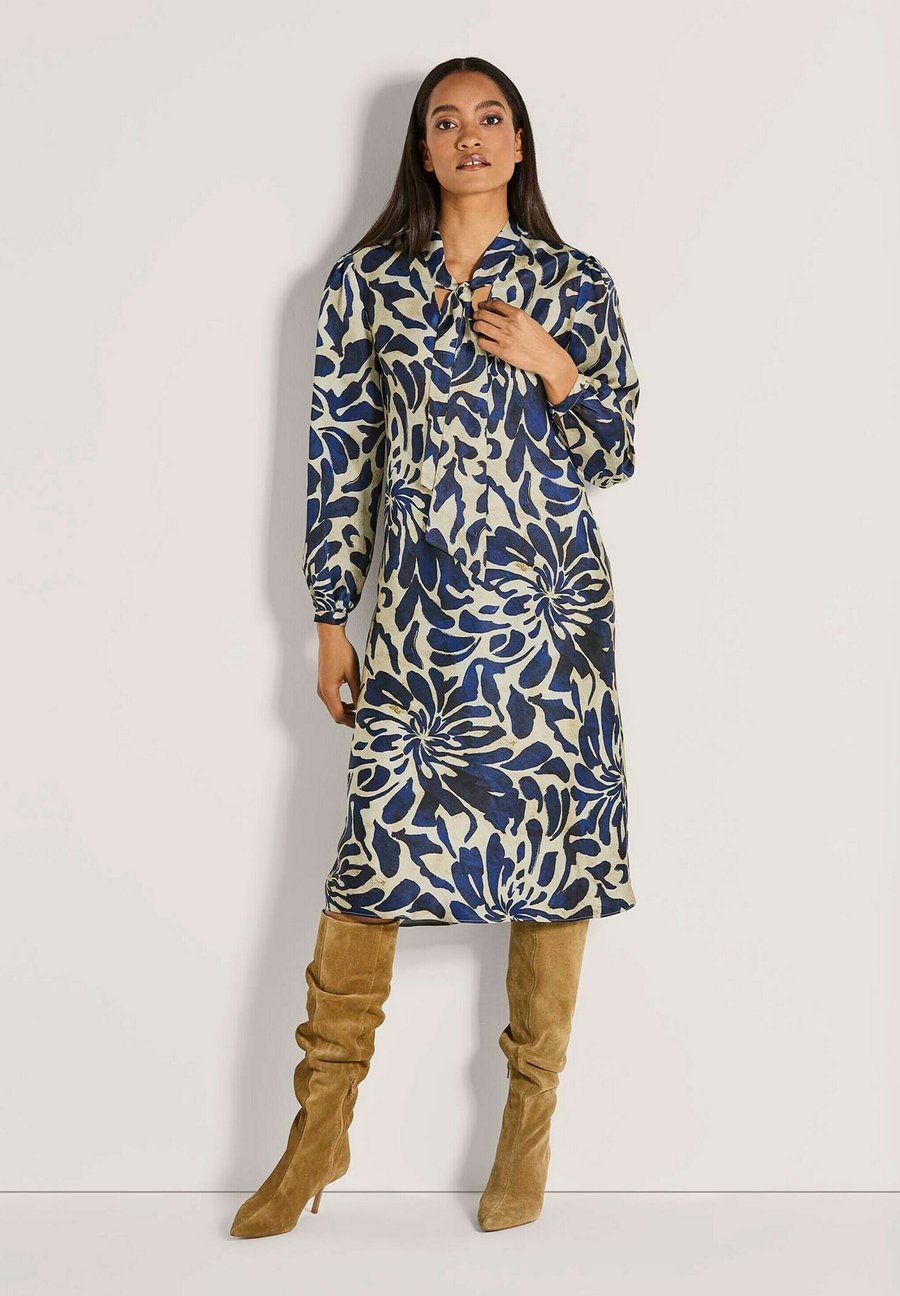 Платье MADELEINE Day dress, Navy Berber/Dark Blue
Платье MADELEINE Day dress, Navy Berber/Dark Blue