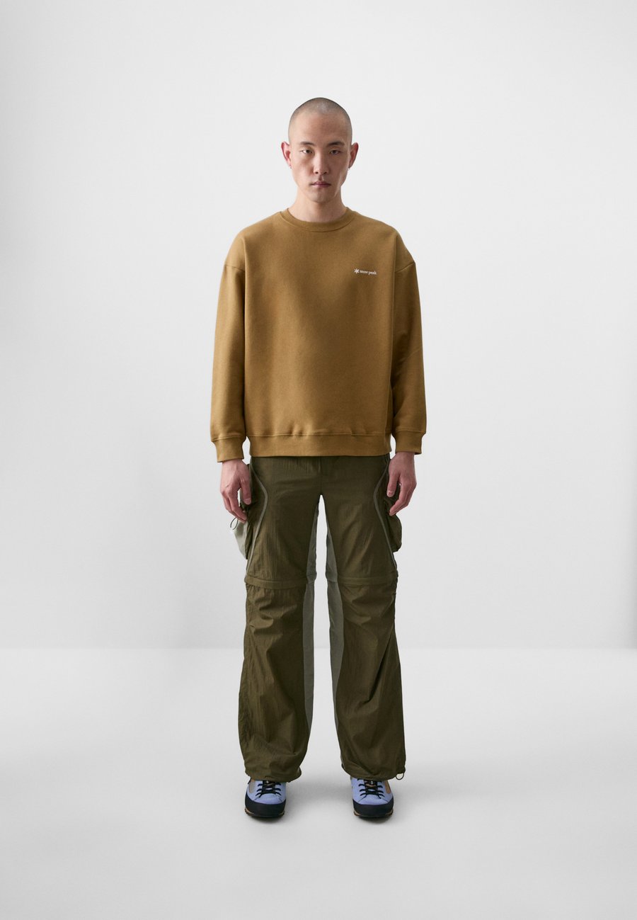 Толстовка Snow Peak Sweatshirt, Coyote/Sand
Толстовка Snow Peak Sweatshirt, Coyote/Sand