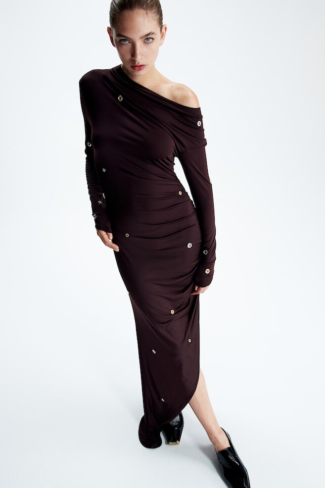 Асимметричное платье с декоративными люверсами H&M, красный 
Асимметричное платье с декоративными люверсами H&M, красный