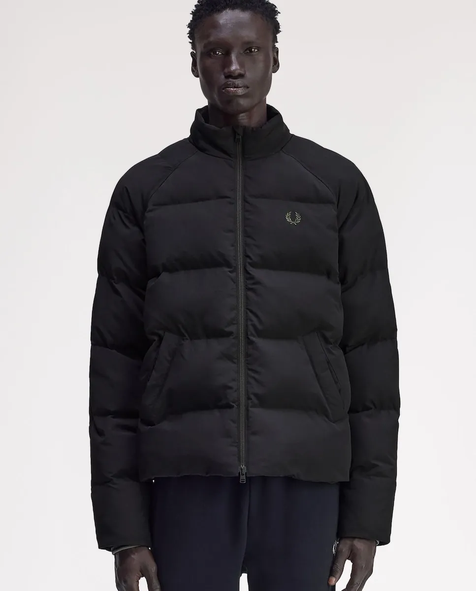 Мужской пуховик на молнии Fred Perry, черный
Мужской пуховик на молнии Fred Perry, черный