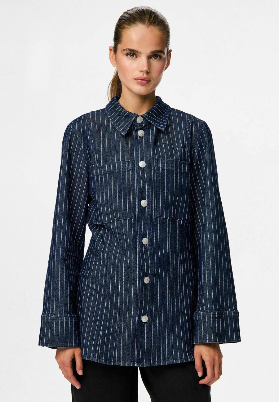 Блуза Pieces PCROSE, Dark Blue Denim/Dark-Blue Denim
Блуза Pieces PCROSE, Dark Blue Denim/Dark-Blue Denim