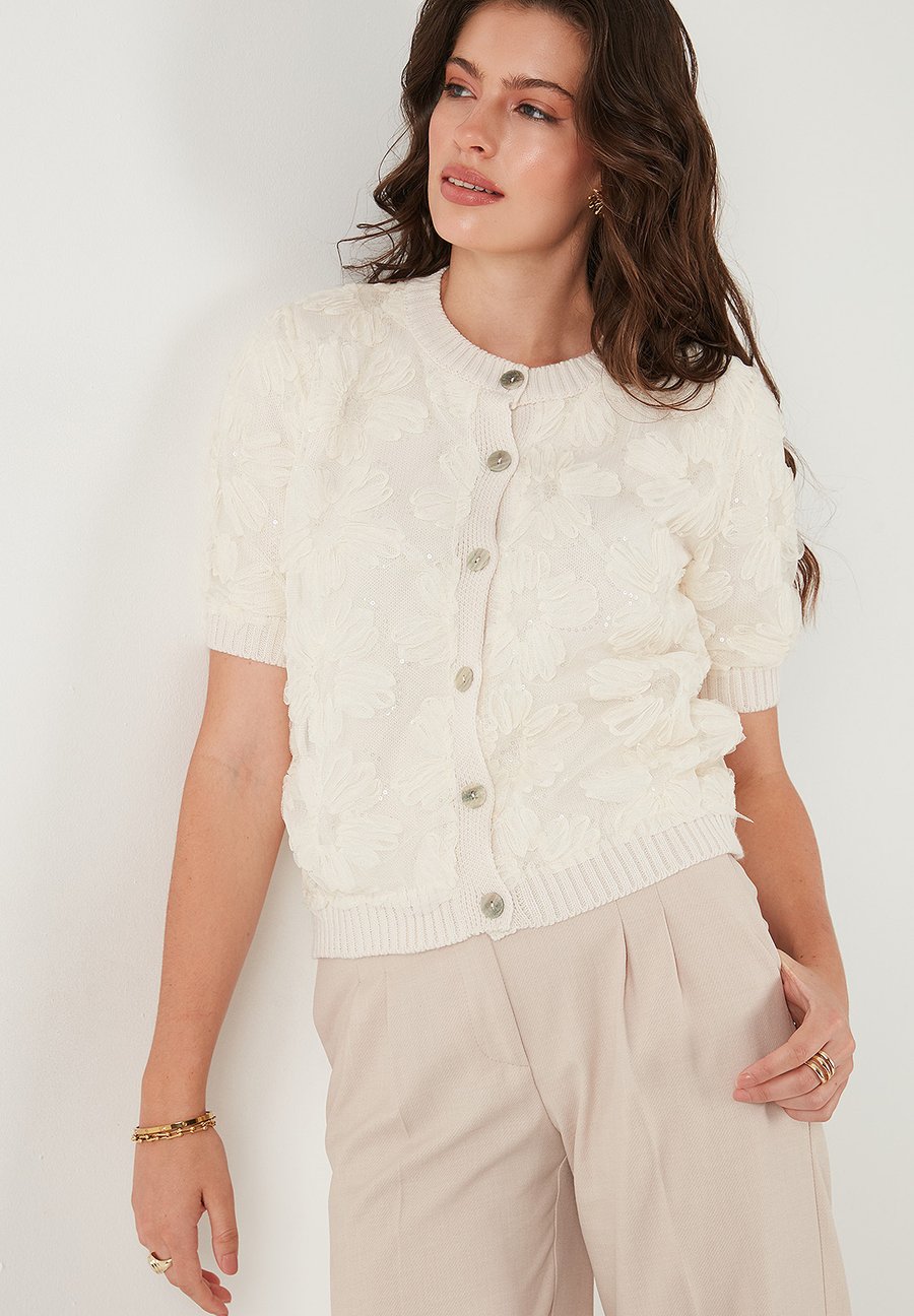 Кардиган LELA REGULAR FIT, Ecru/Beige
Кардиган LELA REGULAR FIT, Ecru/Beige