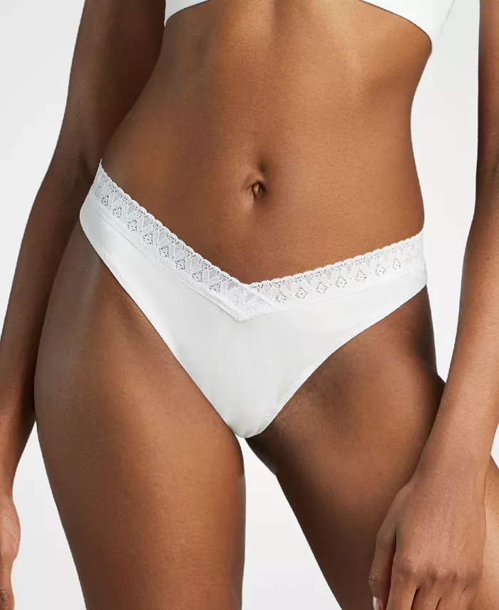 Женские стринги из органического хлопка с кружевом SIELLA, белый
Женские стринги из органического хлопка с кружевом SIELLA, белый