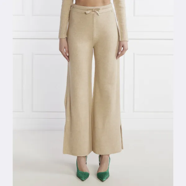 Трикотажные брюки свободного кроя с добавлением шерсти Patrizia Pepe, бежевый
Трикотажные брюки свободного кроя с добавлением шерсти Patrizia Pepe, бежевый