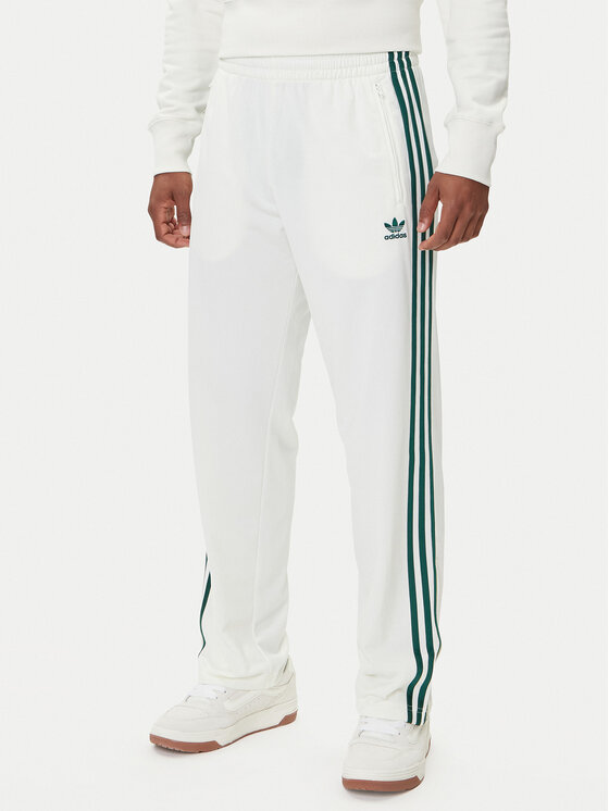 Джоггеры regular fit adicolor Classics Firebird KA0480 Adidas, белый
Джоггеры regular fit adicolor Classics Firebird KA0480 Adidas, белый