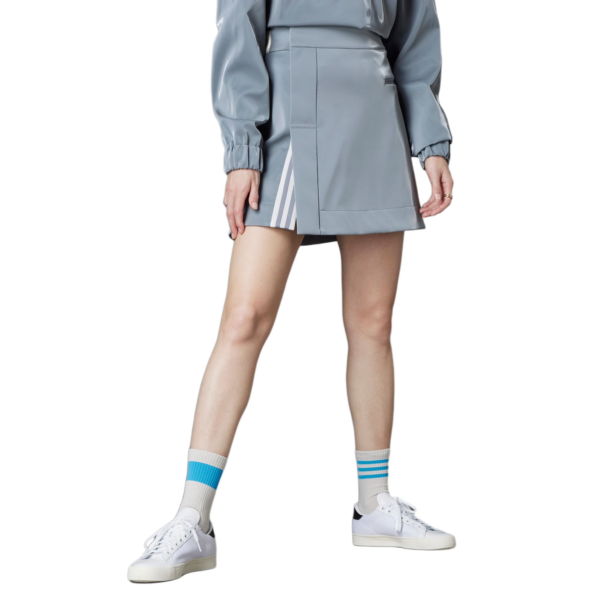 Повседневные короткие юбки International Version Women's Adidas Originals, серый
Повседневные короткие юбки International Version Women's Adidas Originals, серый