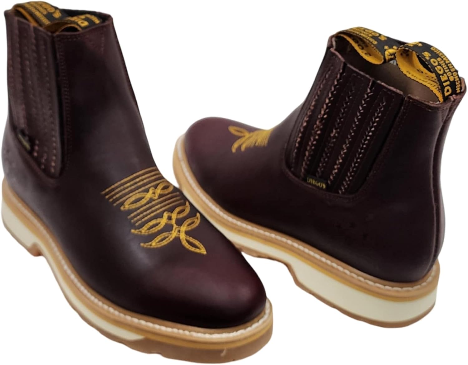 Ботинки для мужчин из натуральной коровьей кожи, короткие западные ботинки с подошвой Wolverine Dona Michi, винный
Ботинки для мужчин из натуральной коровьей кожи, короткие западные ботинки с подошвой Wolverine Dona Michi, винный