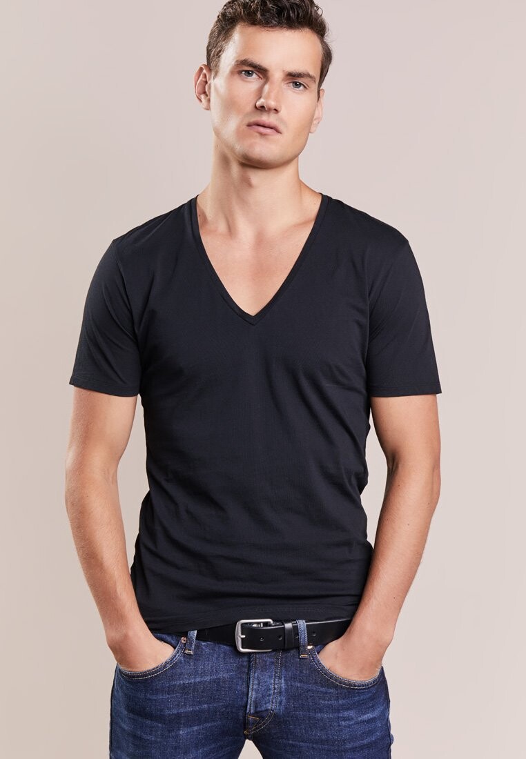 Футболка базовая QUENTIN DRYKORN, цвет black
Футболка базовая QUENTIN DRYKORN, цвет black