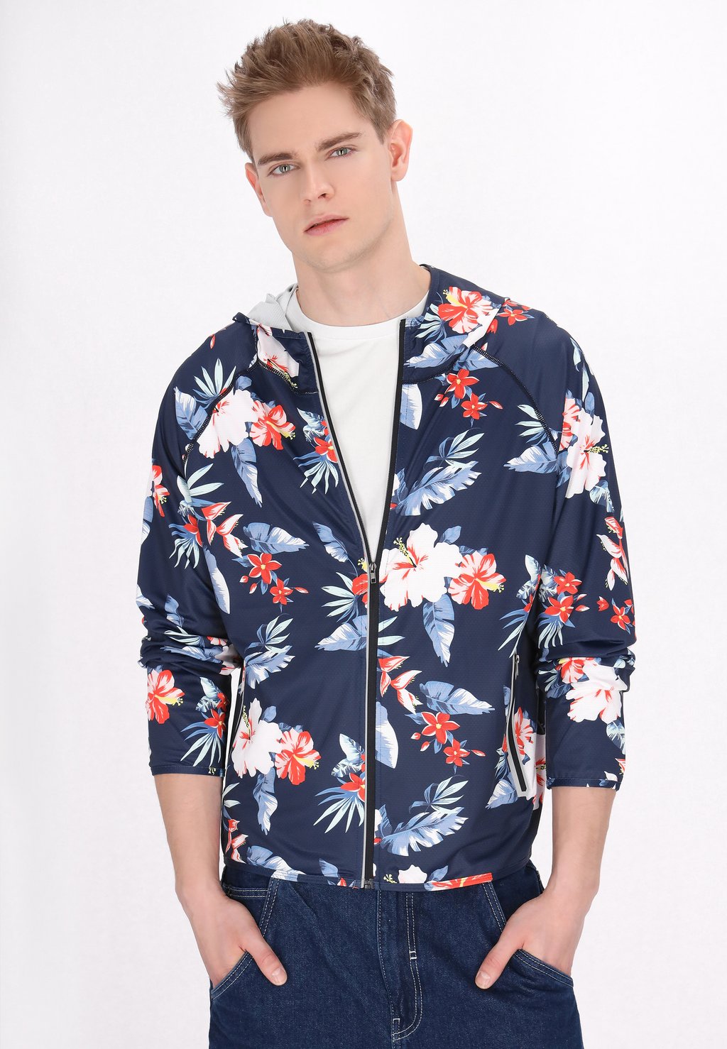 Летняя куртка Mo, темно-синий
Летняя куртка Mo, темно-синий