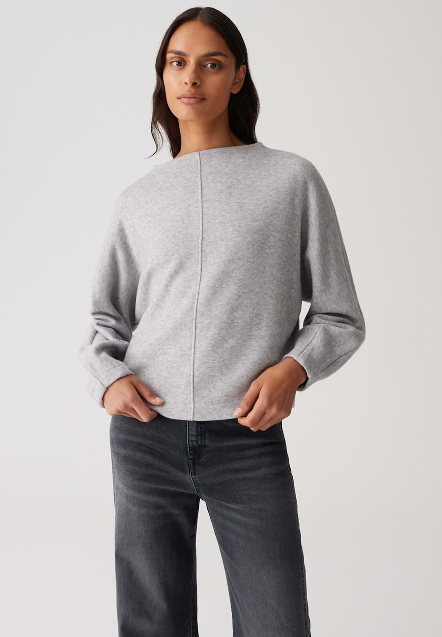 Толстовка OPUS LOOSE FIT BALLOON SLEEVE FUNNEL NECK, Hazy Fog Melange/Grey
Толстовка OPUS LOOSE FIT BALLOON SLEEVE FUNNEL NECK, Hazy Fog Melange/Grey