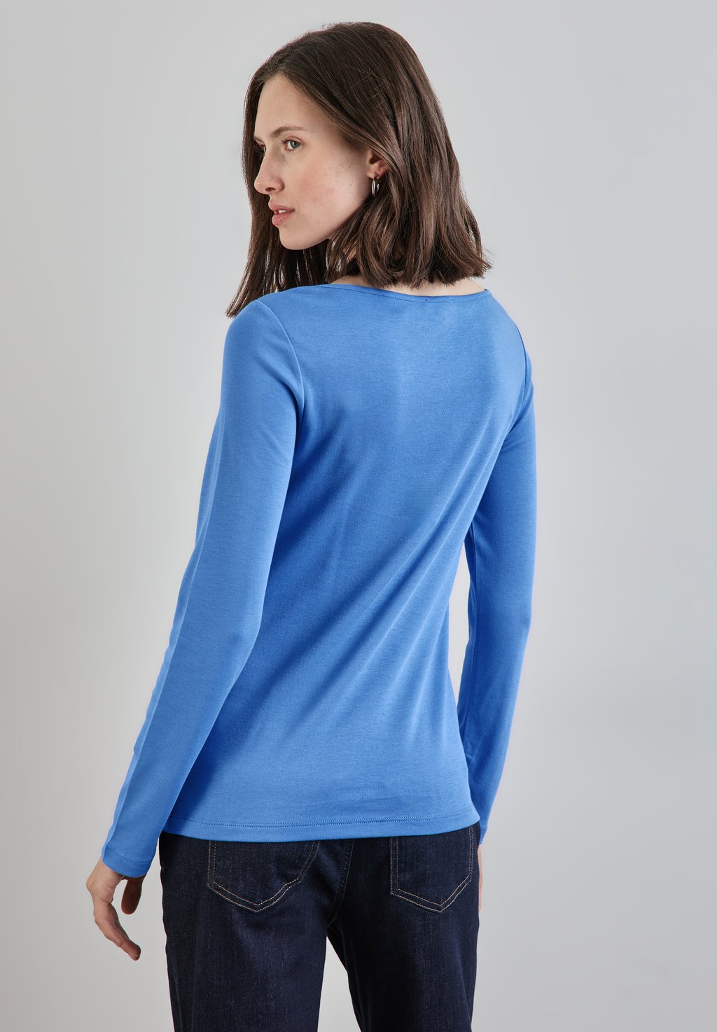 Рубашка с длинными рукавами BASIC Street One, неоновый синий
Рубашка с длинными рукавами BASIC Street One, неоновый синий