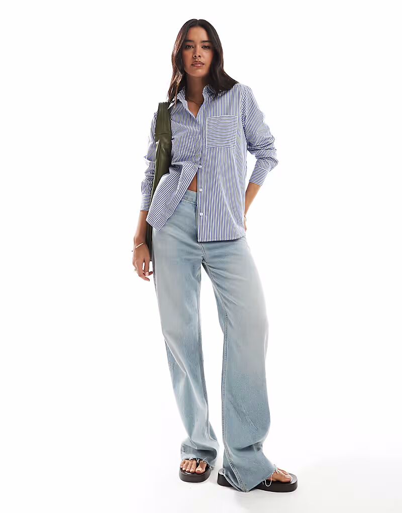 Рубашка French Connection с полосками и накладными пуговицами в сине-белых тонах
Рубашка French Connection с полосками и накладными пуговицами в сине-белых тонах