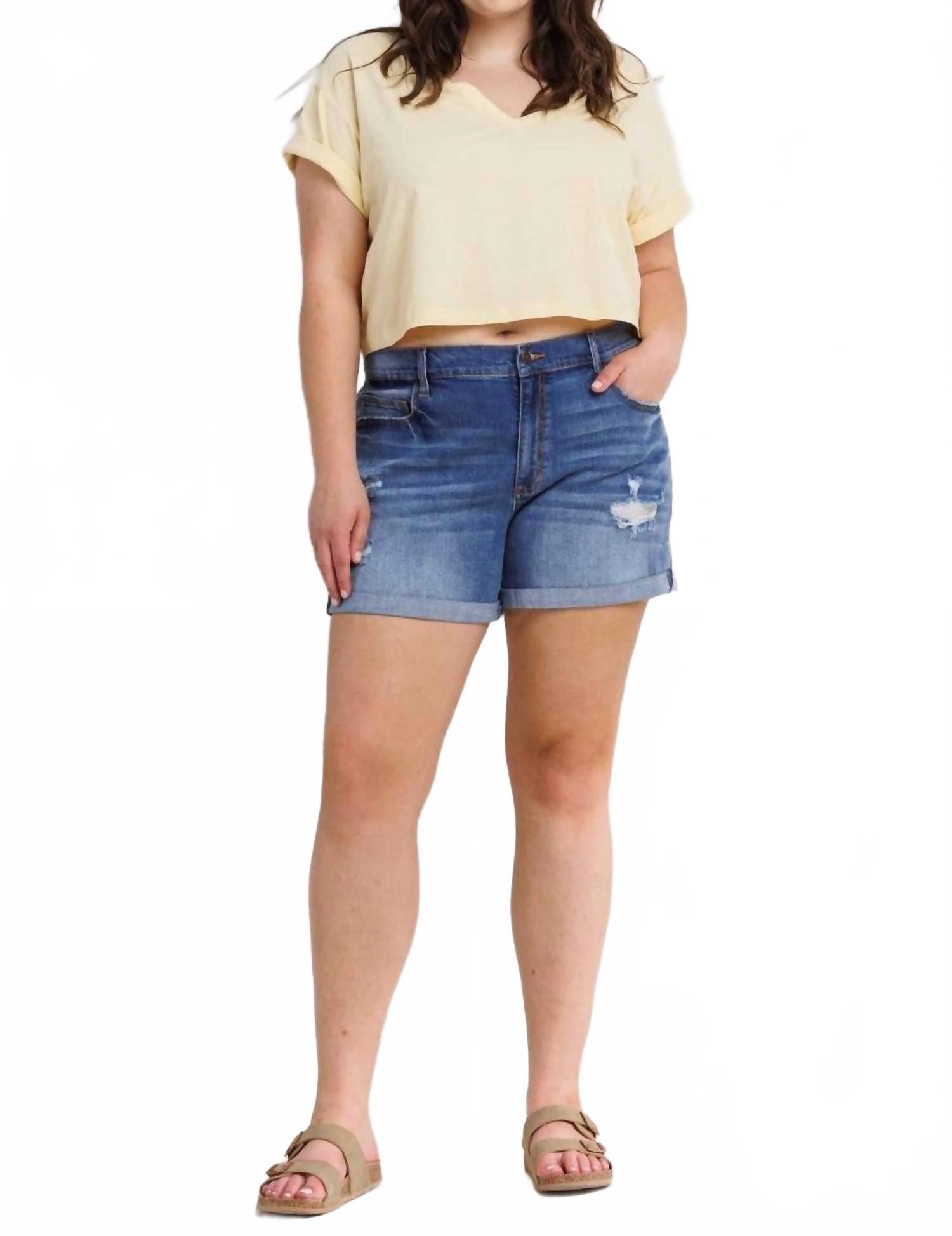 Джинсовые шорты Mid Rise Tomboy в синем цвете Sneak peek 
Джинсовые шорты Mid Rise Tomboy в синем цвете Sneak peek