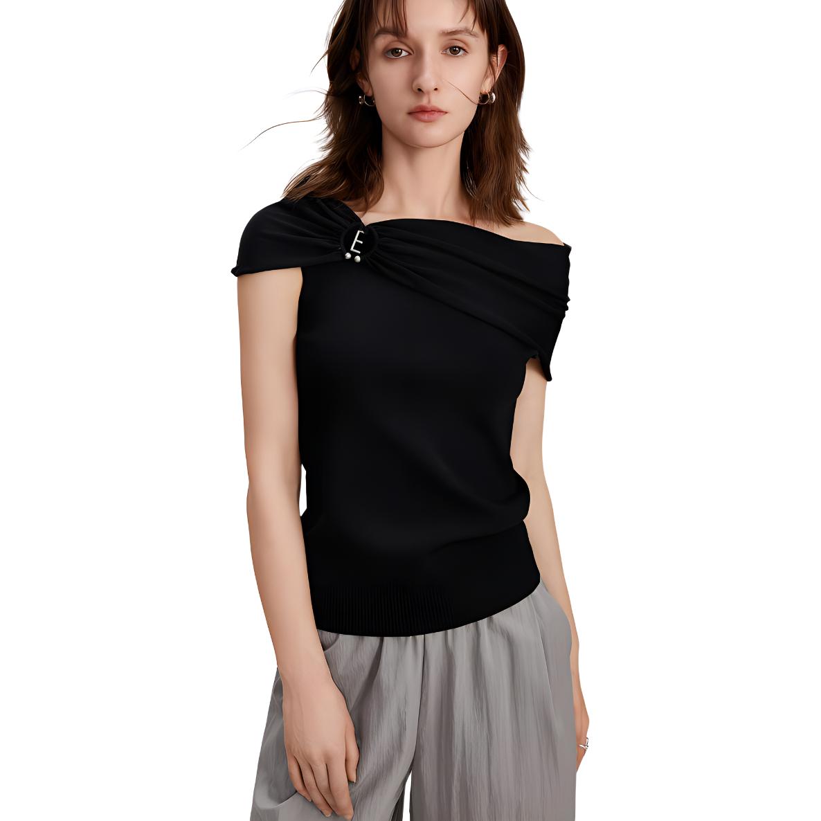 ELLE Тонкий свитер женский черный с лодочкой
ELLE Тонкий свитер женский черный с лодочкой