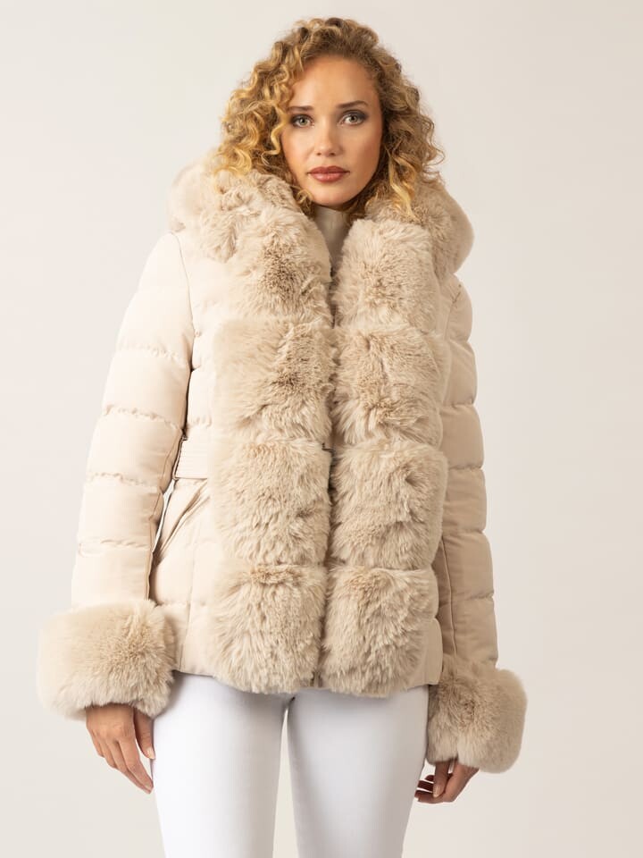 Пуховик APART Winterjacke, бежевый
Пуховик APART Winterjacke, бежевый