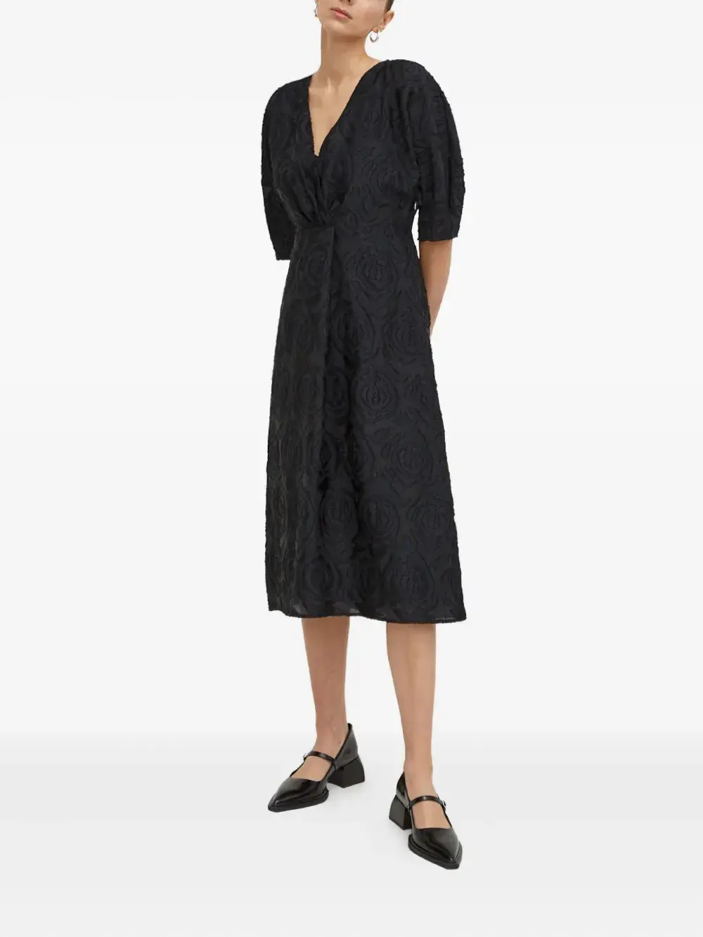Платье миди с цветочным принтом и V-образным вырезом Day Birger Et Mikkelsen, черный
Платье миди с цветочным принтом и V-образным вырезом Day Birger Et Mikkelsen, черный