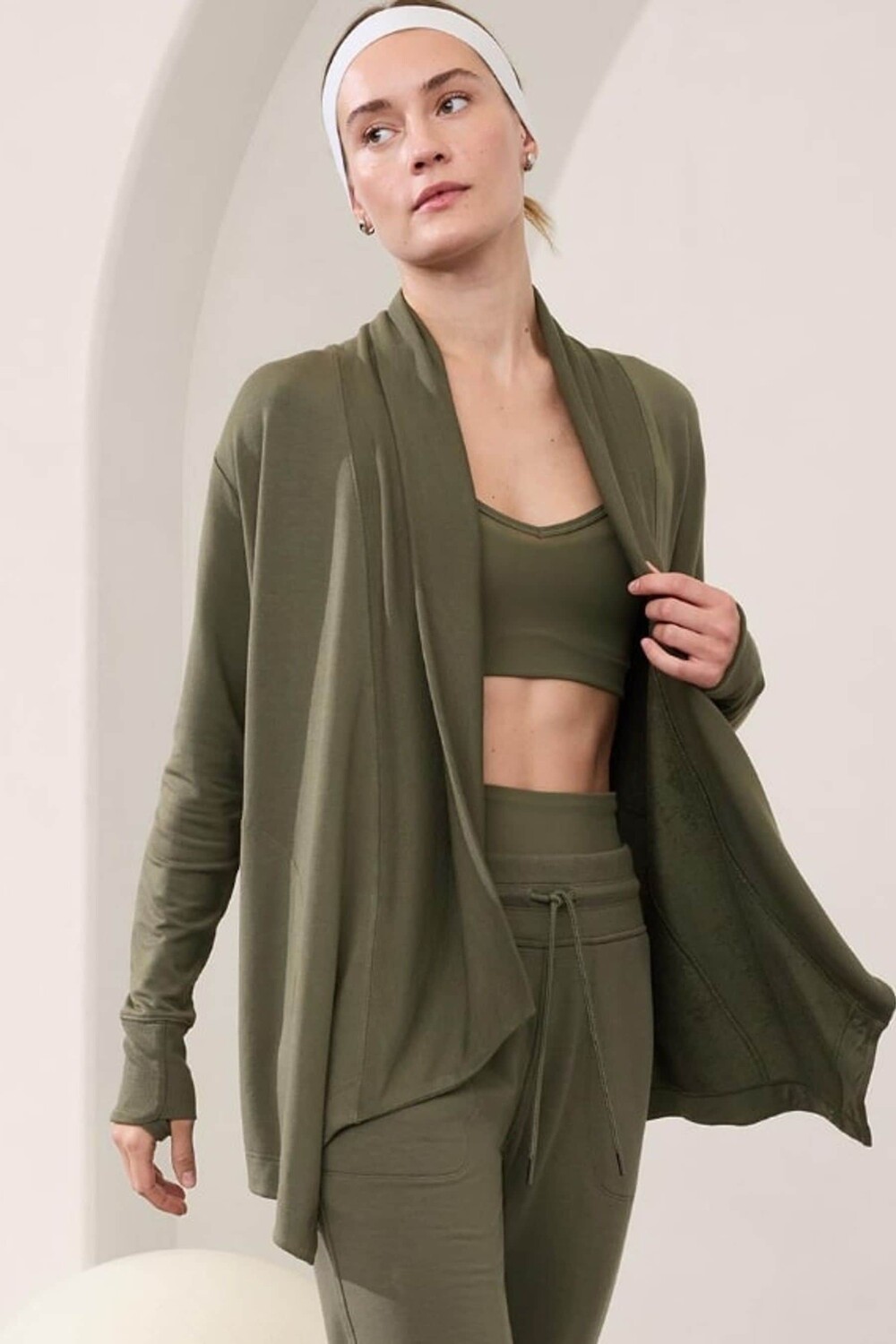 Длинный кардиган с запахом для восстановления пранаямы Athleta, зеленый 
Длинный кардиган с запахом для восстановления пранаямы Athleta, зеленый