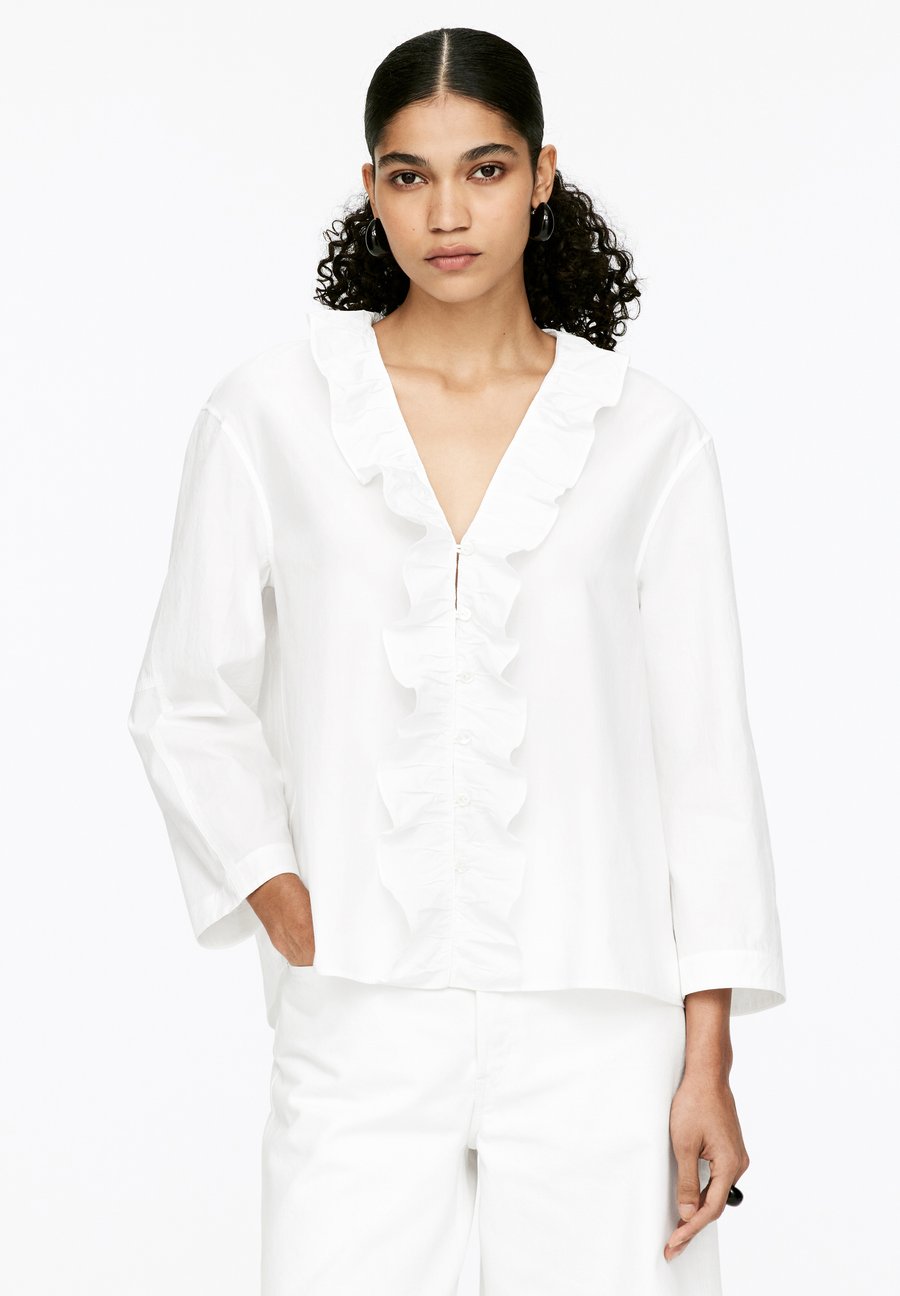 Блуза ARKET FRILL, White
Блуза ARKET FRILL, White